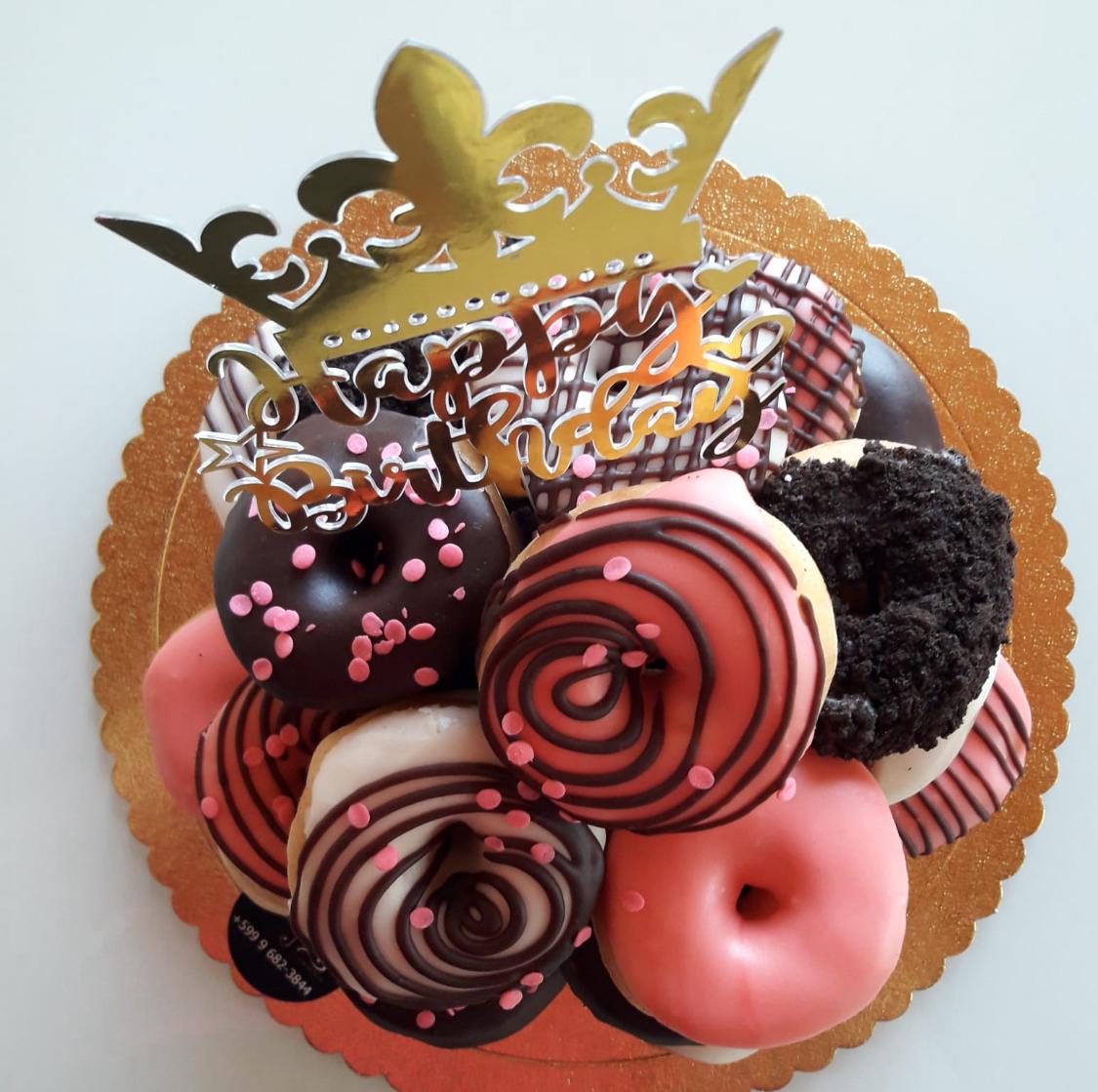 Donuts Cake (20 Medium Donuts - 8 cms -)